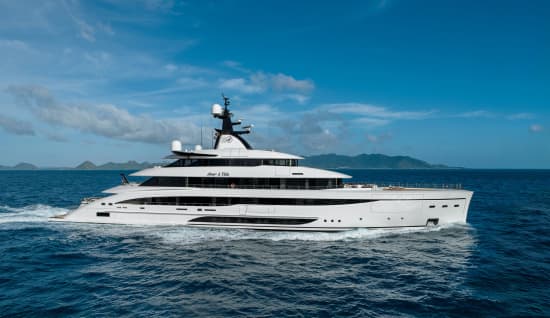 AMOR À VIDA 220ft CRN superyacht charter - profile view