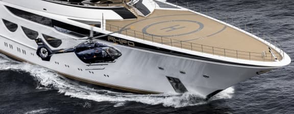 Luxury yacht charter | Moran Yacht & Ship