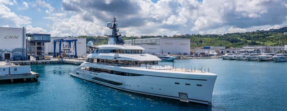 AMOR À VIDA 220ft CRN luxury superyacht - photo