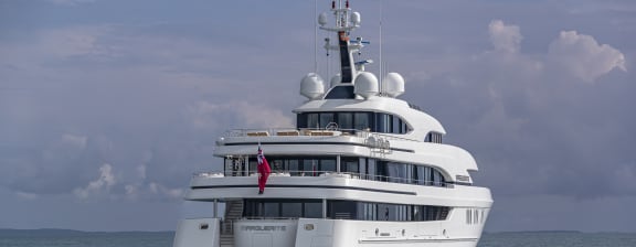 Luxury motor yacht underway at sea | Moran Yacht & Ship