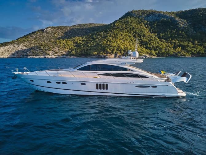 71ft Princess yacht ALLY — exterior