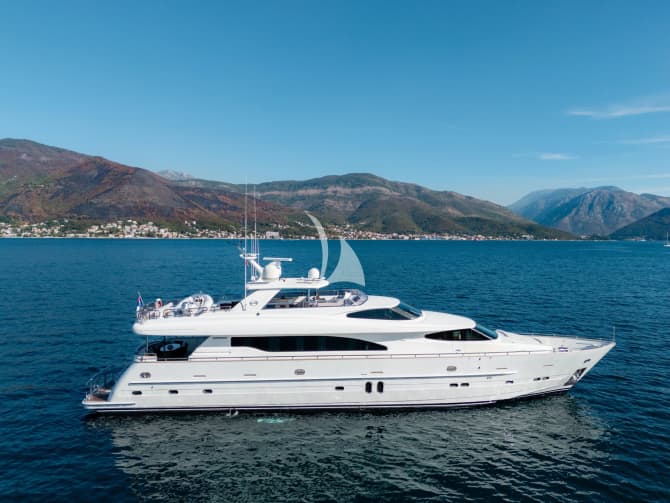 100ft Horizon yacht ANNABEL II — exterior