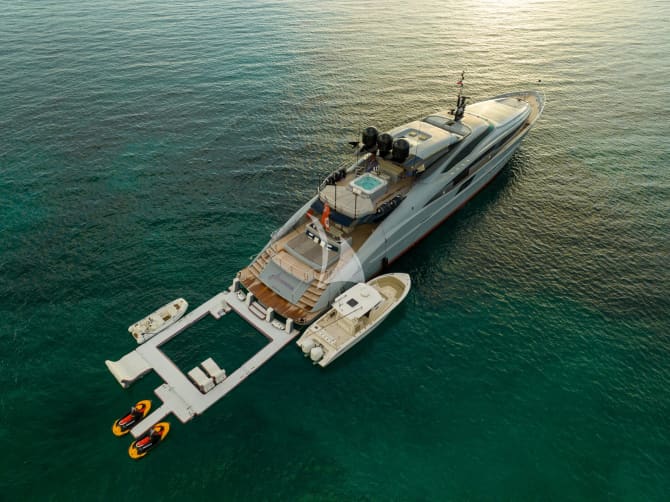 150ft Palmer Johnson yacht AQUANOVA — exterior