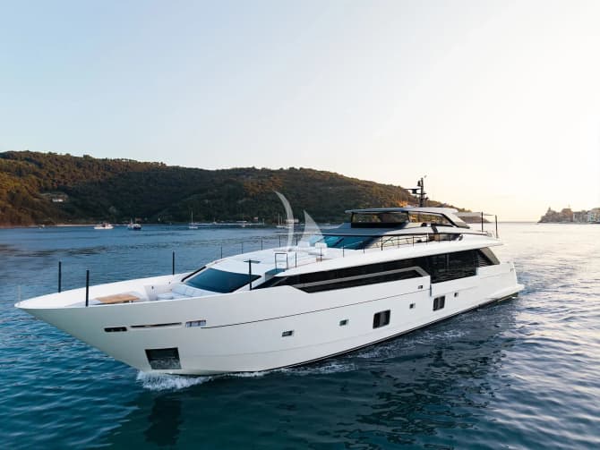 121ft Sanlorenzo yacht ARESYA — exterior