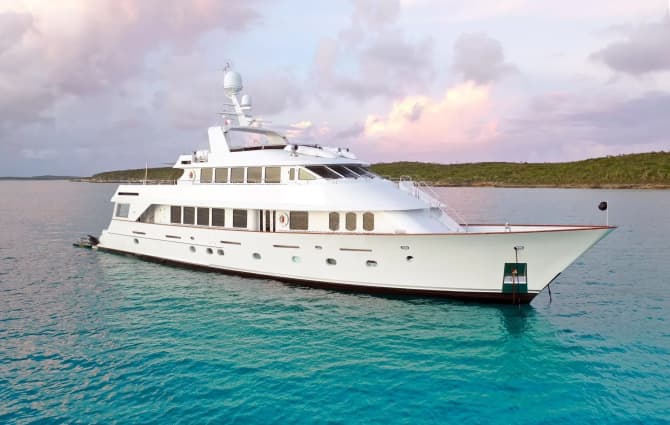 120ft Christensen yacht CHANSON — exterior