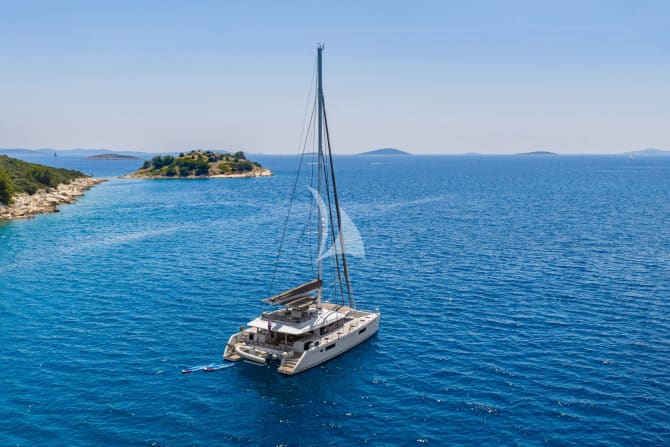56ft Lagoon yacht COOL BREEZE — exterior