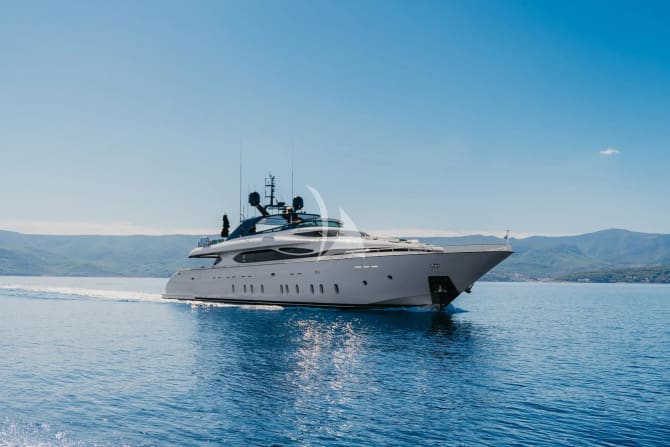 115ft Maiora yacht CYNTHIA u2014 exterior