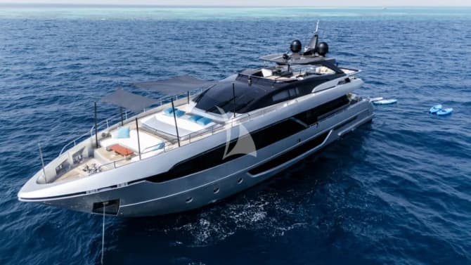 98ft Riva yacht DARK HORSE — exterior