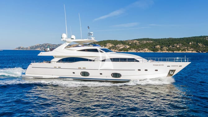 98ft Ferretti Yachts yacht ETHNA — exterior
