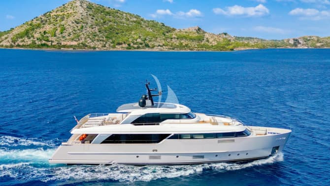 95ft Sanlorenzo yacht FLORI — exterior