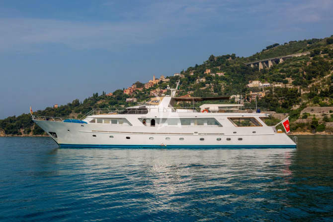 116ft Benetti yacht GITANES — exterior