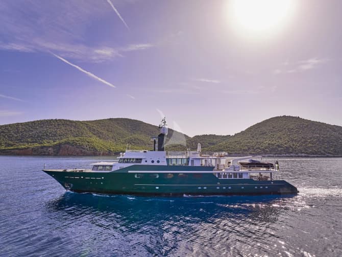 162ft Feadship yacht HIGHLANDER — exterior