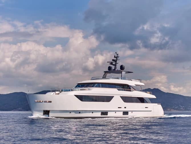 117ft Sanlorenzo yacht K2 — exterior