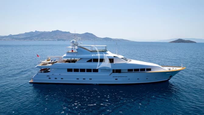 133ft Broward yacht MERVE — exterior