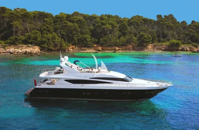 96ft Princess yacht MOLLY MALONE — exterior