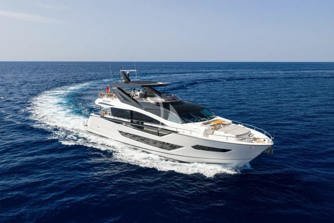 87ft Sunseeker yacht MOONLIGHT — exterior