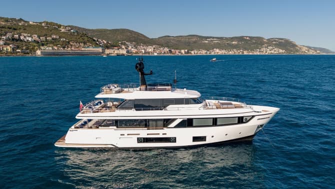 GN30 93ft CUSTOM LINE luxury yacht for sale - photo