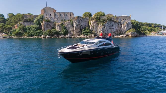 87ft Sunseeker yacht PALUMBA u2014 exterior
