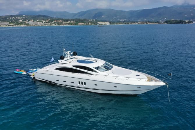 81ft Sunseeker yacht PHOENIX — exterior