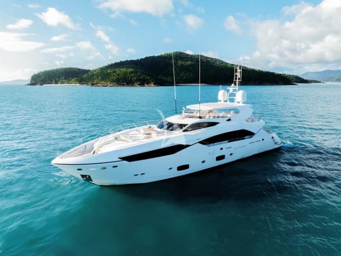 115ft Sunseeker yacht RASCAL — exterior