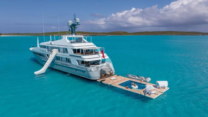 165ft Feadship yacht REVERIE — exterior