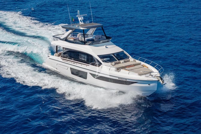69ft Azimut yacht SBK — exterior
