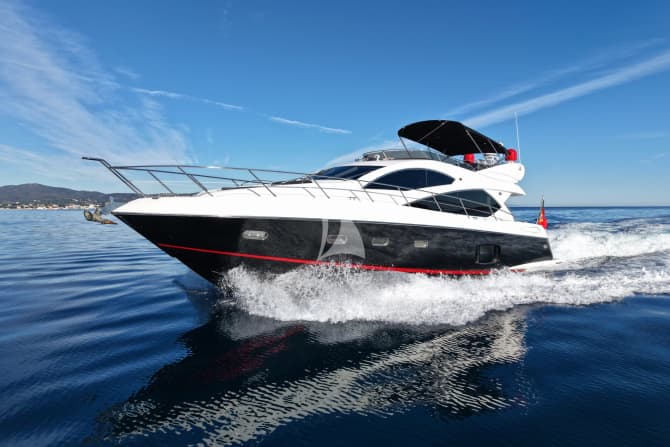70ft Sunseeker yacht SCAR — exterior