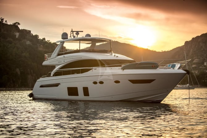 70ft Princess yacht SHAWLIFE — exterior