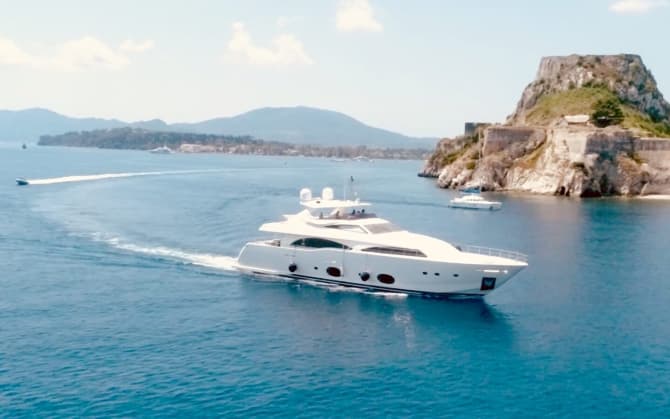 THIRTEEN 97ft FERRETTI CUSTOM LINE luxury yacht for sale - photo