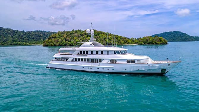 AZUL V 158ft CRN luxury yacht for sale - photo