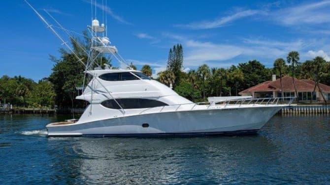 BUZZ 68ft HATTERAS luxury yacht for sale - photo