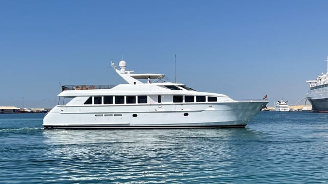 DAY DREAM IV 92ft HATTERAS luxury yacht for sale - photo