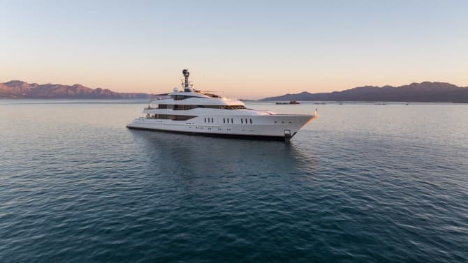 HAMPSHIRE 217ft FEADSHIP superyacht for sale - photo