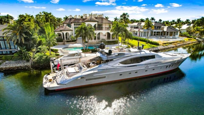 IZUMI 120ft PALMER JOHNSON luxury yacht for sale - photo