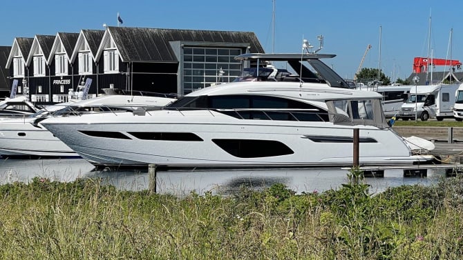 PRINCESS 70 (P70078) 70ft PRINCESS YACHTS luxury yacht for sale - photo