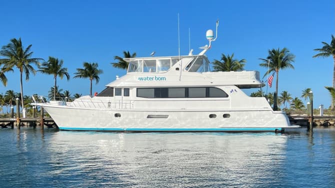WATER BORN 75ft HATTERAS luxury yacht for sale - photo