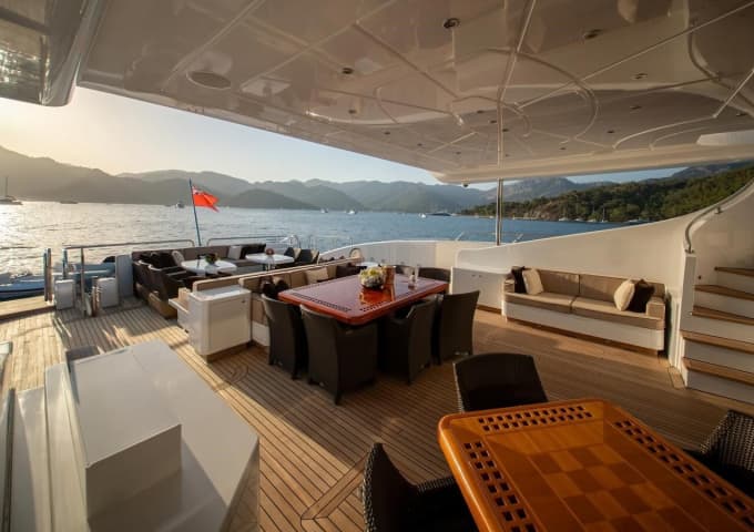 SEA PEARL 164ft MANGUSTA luxury yacht for sale - profile view