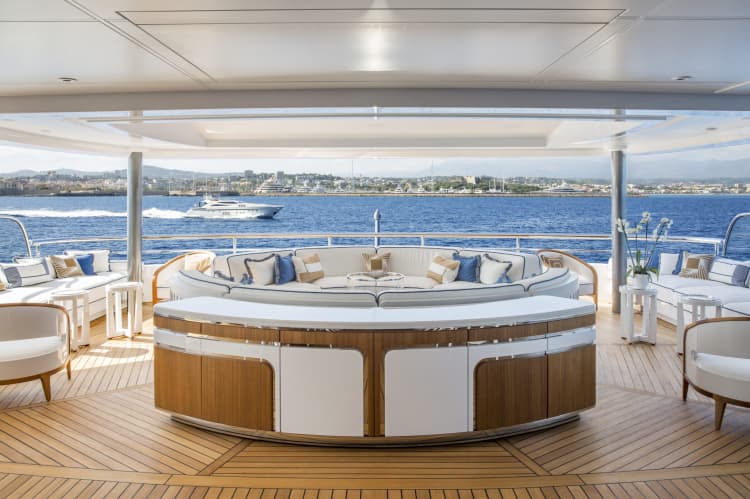 Impress your guests with the Madsummer superyacht