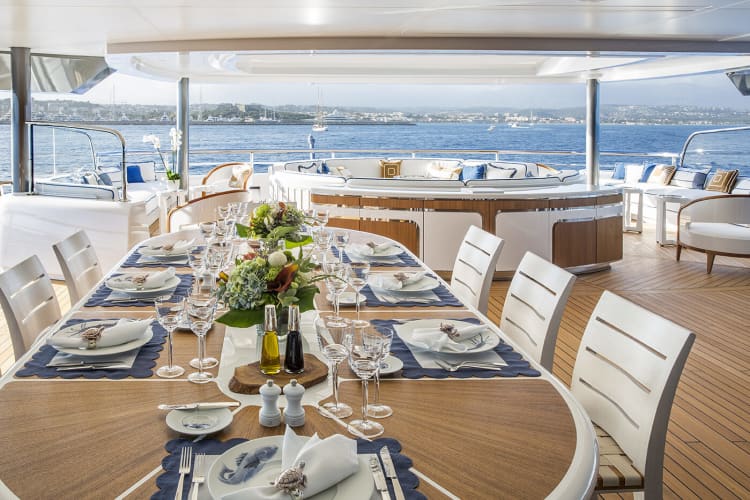 CC-SUMMER_Yacht-Charter Interior