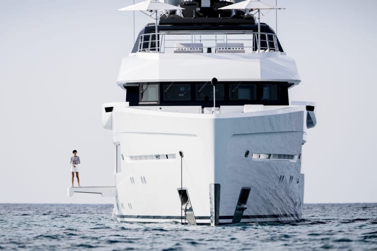 ENTOURAGE Luxury Yacht Charter