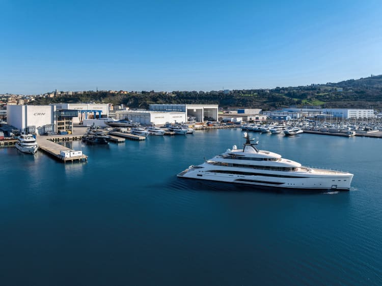 CRN Shipyard Amor A Vida