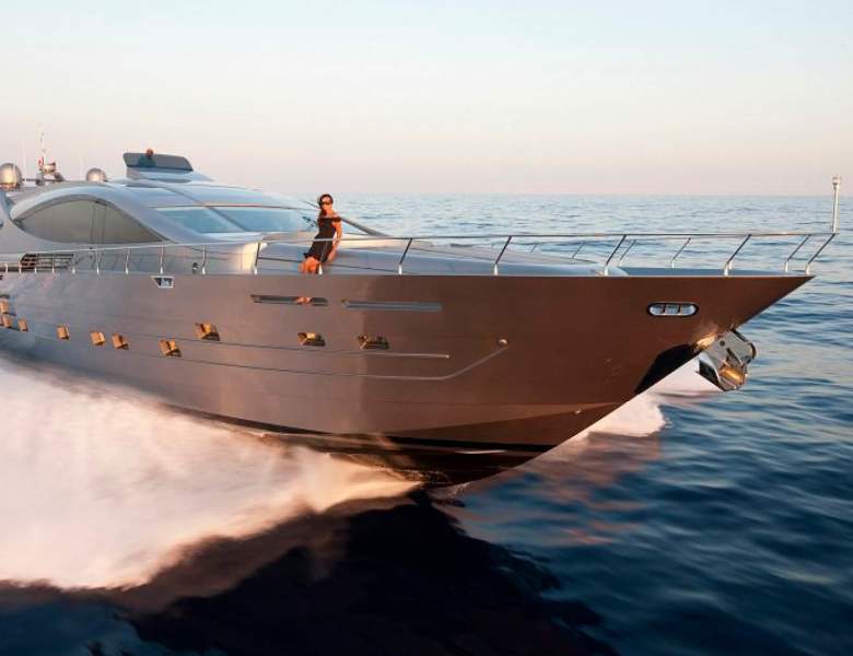 Beach - Price Reduction Announcement: MUSE - 102 Ft. (31.1m) Cerri Cantieri Navali