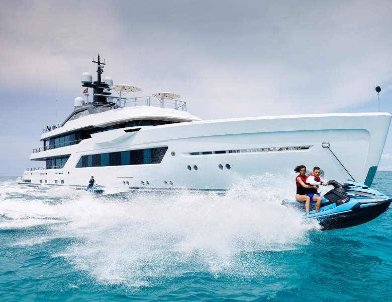 Onboard lifestyle - Miami to the Bahamas: Your Perfect Yachting Voyage
