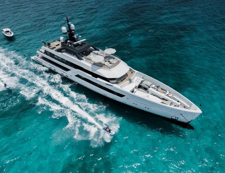 Sailing ENTOURAGE to Greece