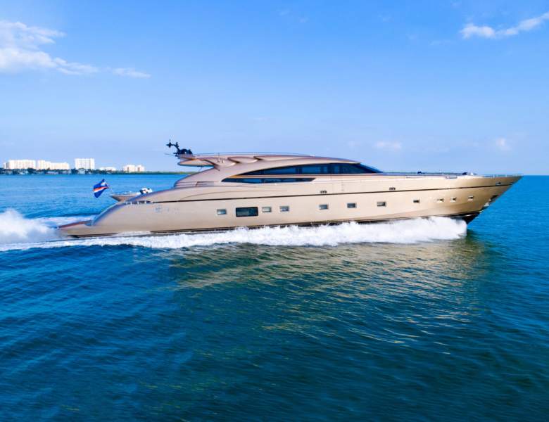 Explore Eleuthera Aboard FIVE WAVES