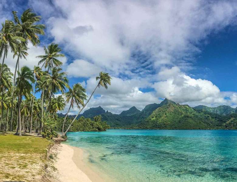 Beach - French Polynesia: How to Charter a Yacht in Style
